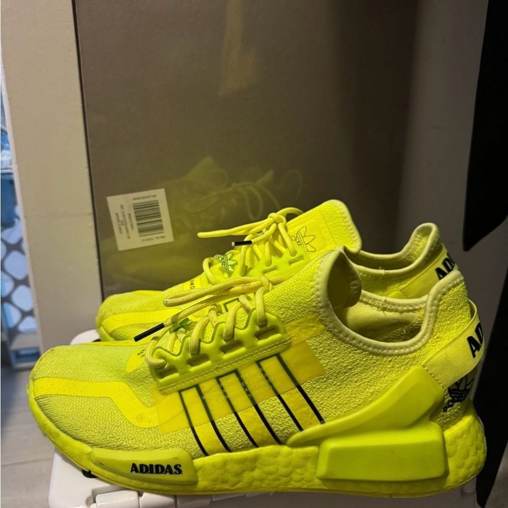 Adidas Men’s NMD_R1 V2 - Neon/ Solar Yellow